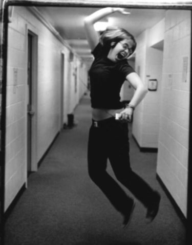 1810_girljumping