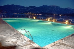 swimming-pool-55736_1280