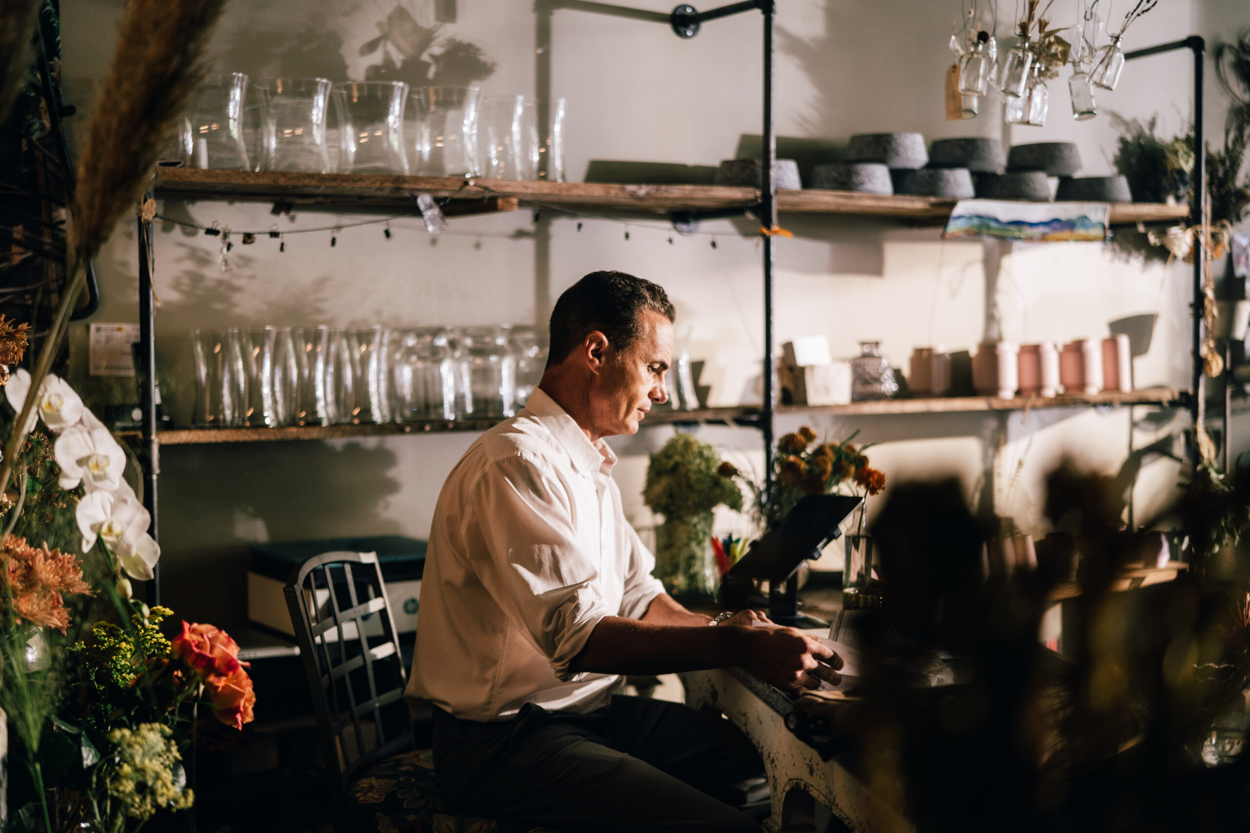 a man washes dishes